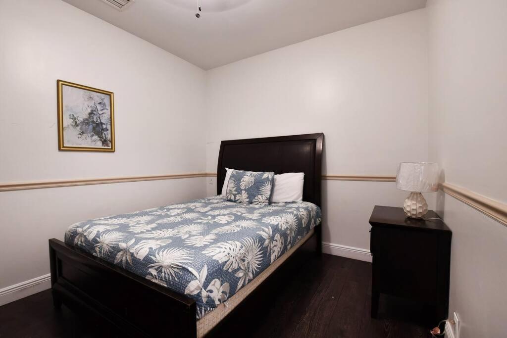 Holiday home 5 Bedroom Mansion With Pool And Non-heated Jacuzzi Games In Boynton