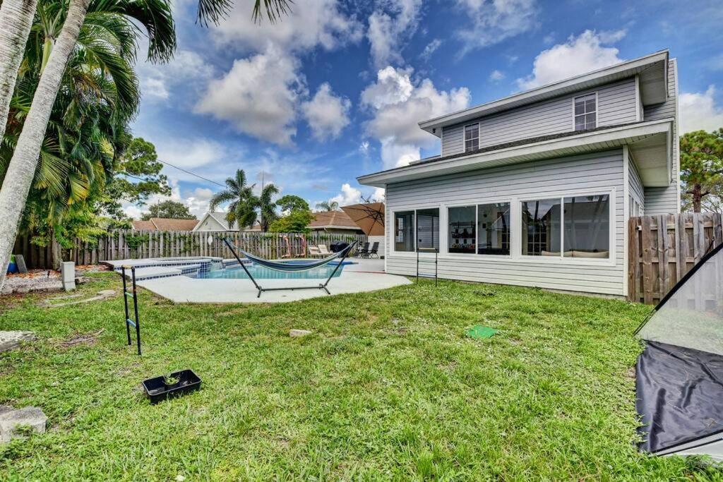 5 Bedroom Mansion With Pool And Non-heated Jacuzzi Games In Boynton