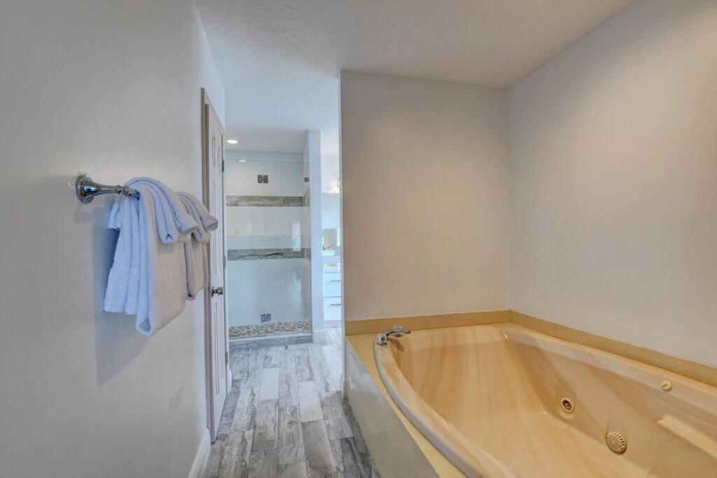 Holiday home 5 Bedroom Mansion With Pool And Non-heated Jacuzzi Games In Boynton Boynton Beach