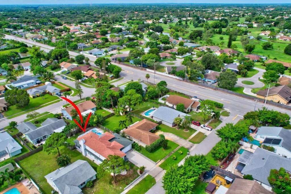 Holiday home 5 Bedroom Mansion With Pool And Non-heated Jacuzzi Games In Boynton